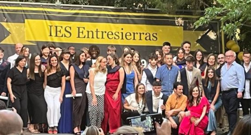 ¡ENHORABUENA A LOS/AS GRADUADOS/AS!