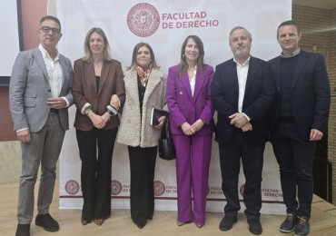 MENORES EN EL ENTORNO DIGITAL, ¿EDUCAR O PROHIBIR?